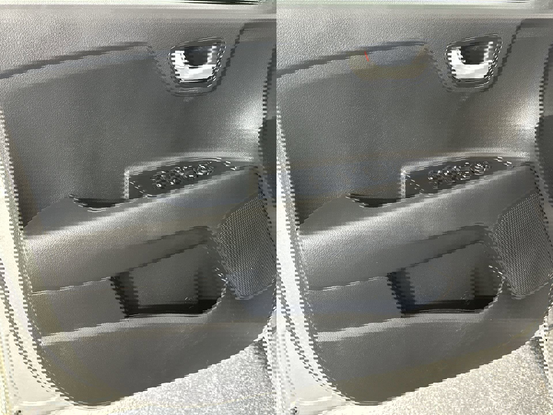 Used 2020 Kia Rio LX image 32