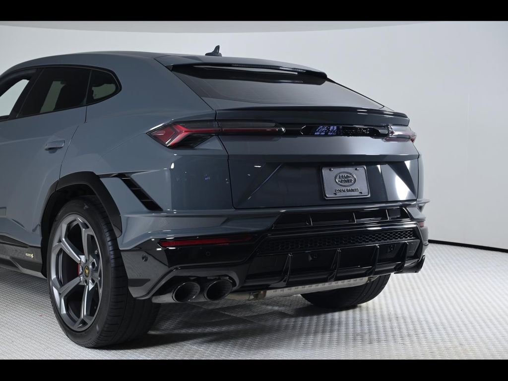 Used 2024 Lamborghini Urus S image 32