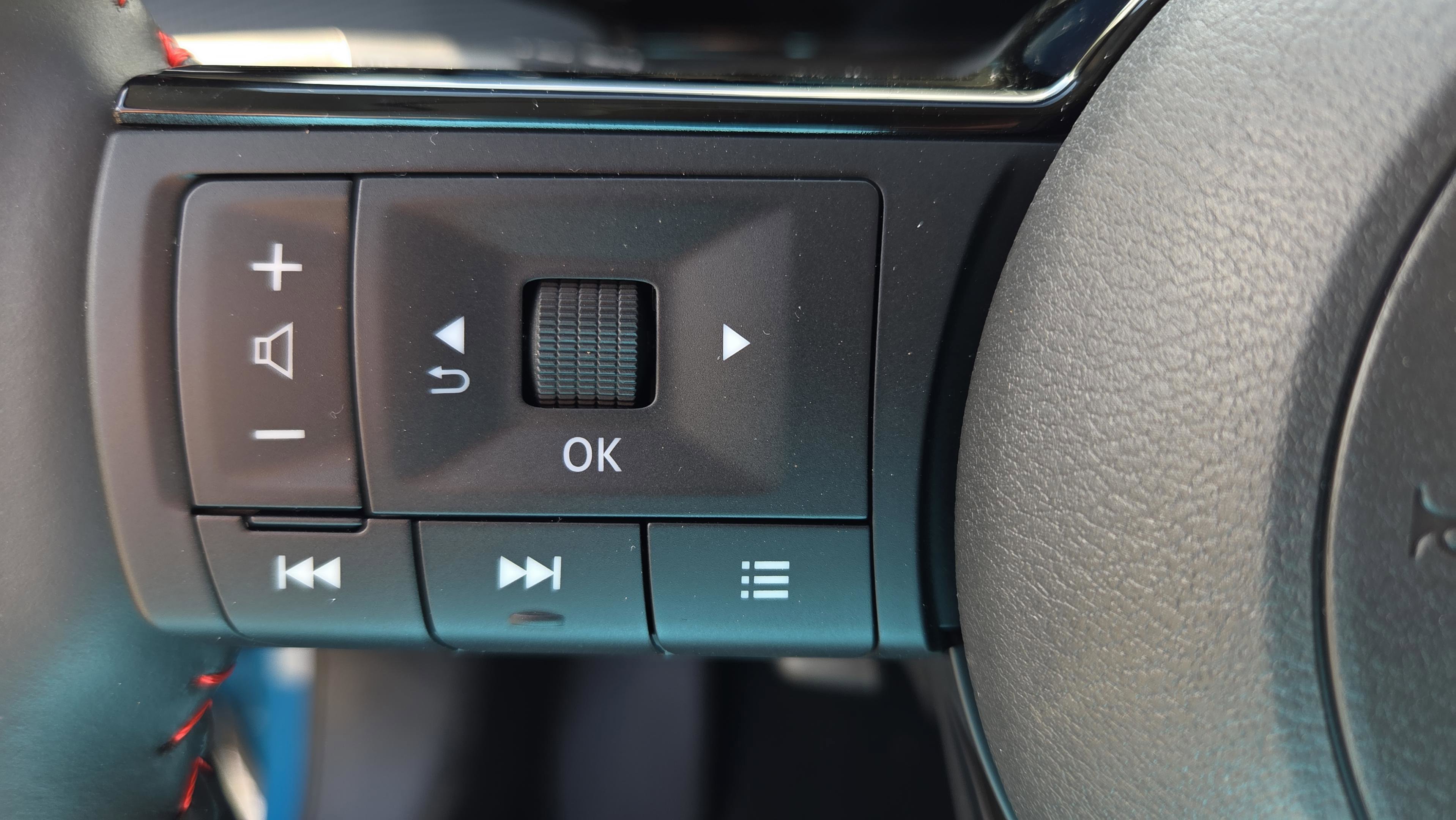 New 2026 Nissan Kicks SR w/ SR Premium Package AWD/4WD image 26