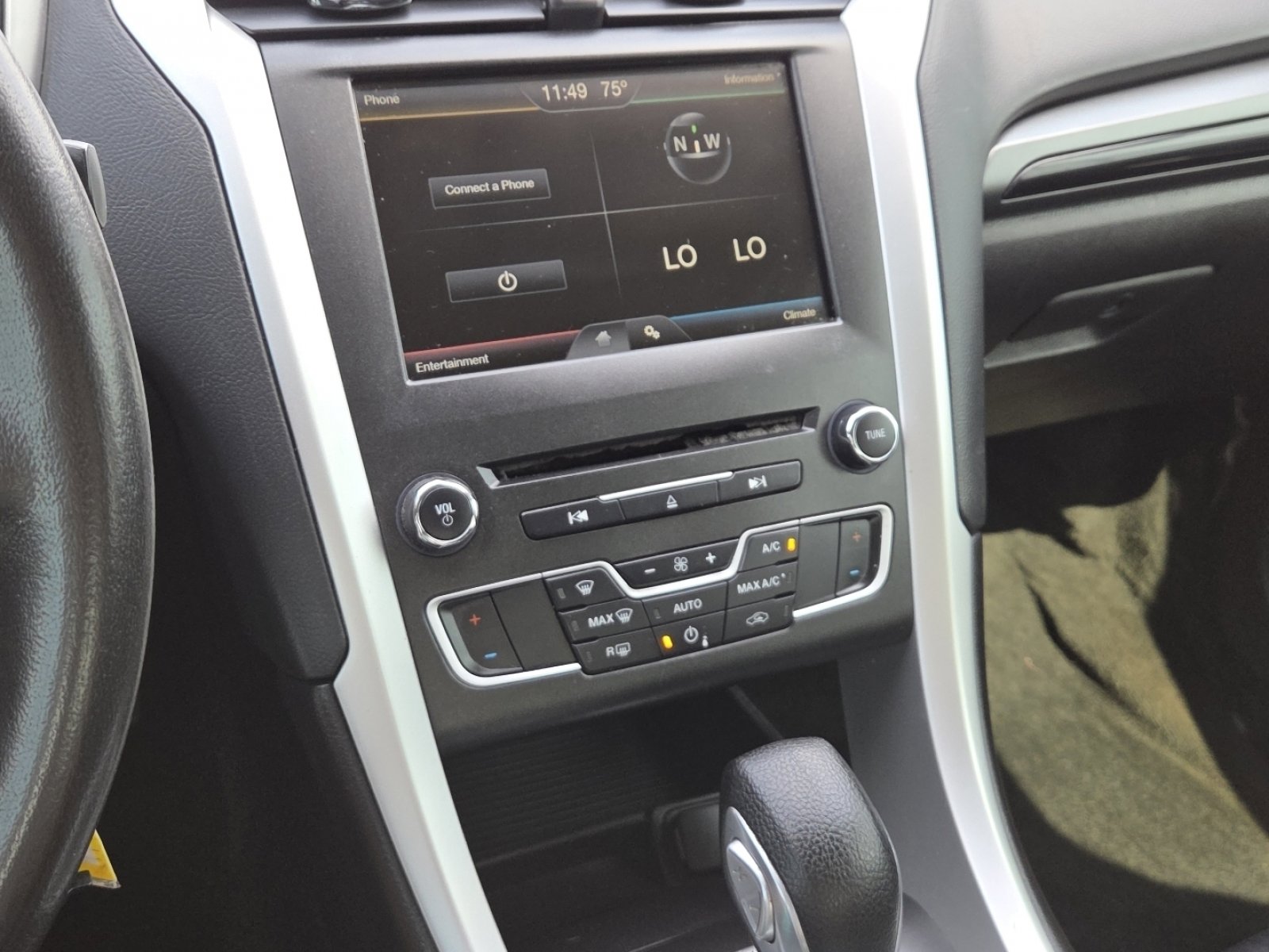 Used 2016 Ford Fusion SE image 26