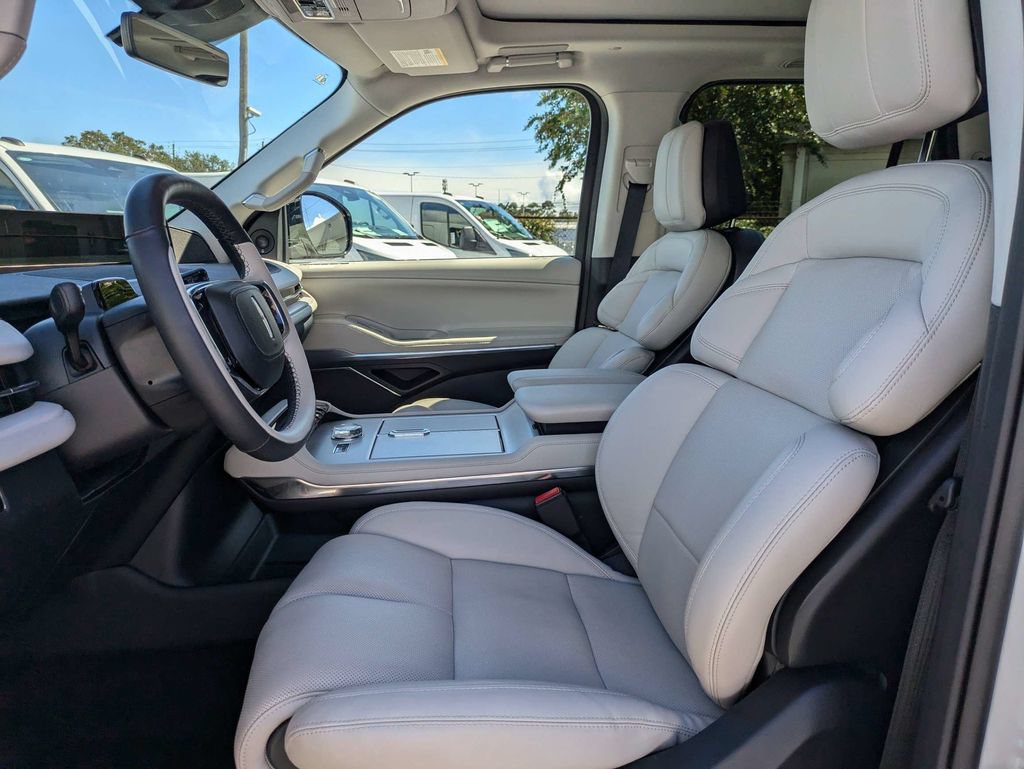 Certified 2026 Lincoln Navigator Reserve AWD/4WD image 15