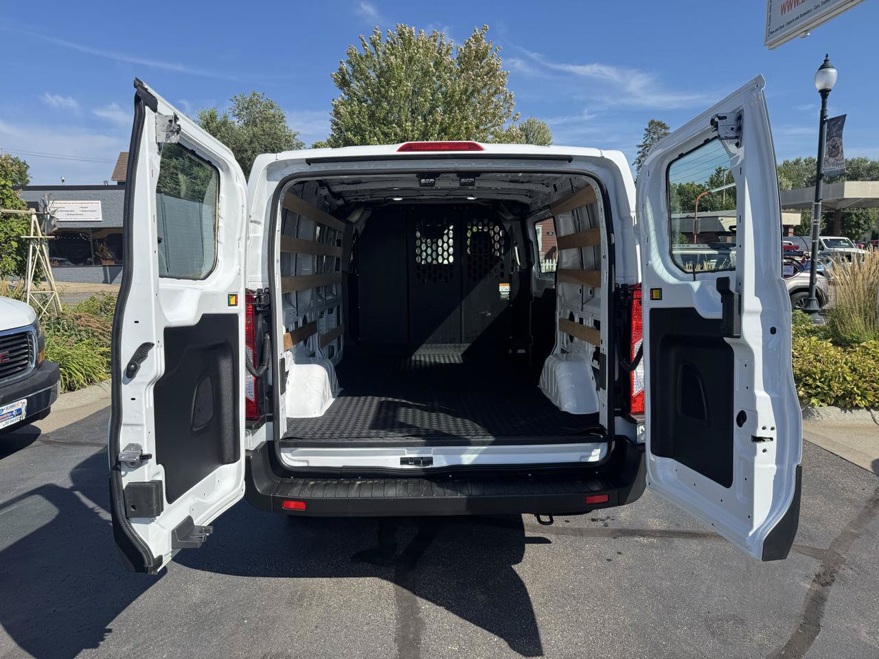 Used 2025 Ford Transit 250 Low Roof w/ Exterior Upgrade Package RWD image 11