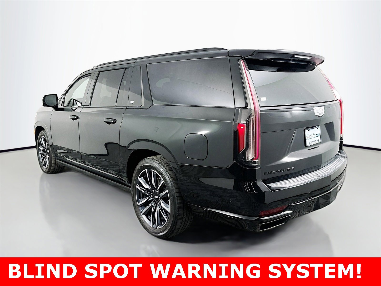 Used 2021 Cadillac Escalade ESV Sport Platinum w/ LPO, ONYX Package image 5