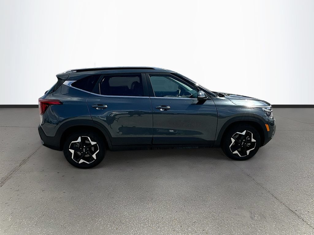 Used 2024 Kia Seltos EX AWD/4WD image 8
