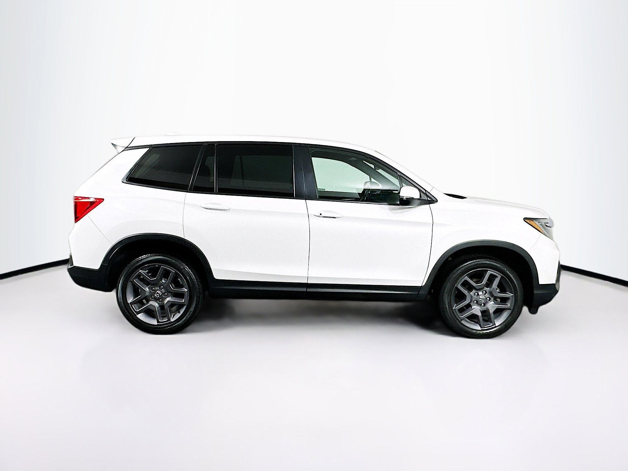 Used 2023 Honda Passport EX-L image 10