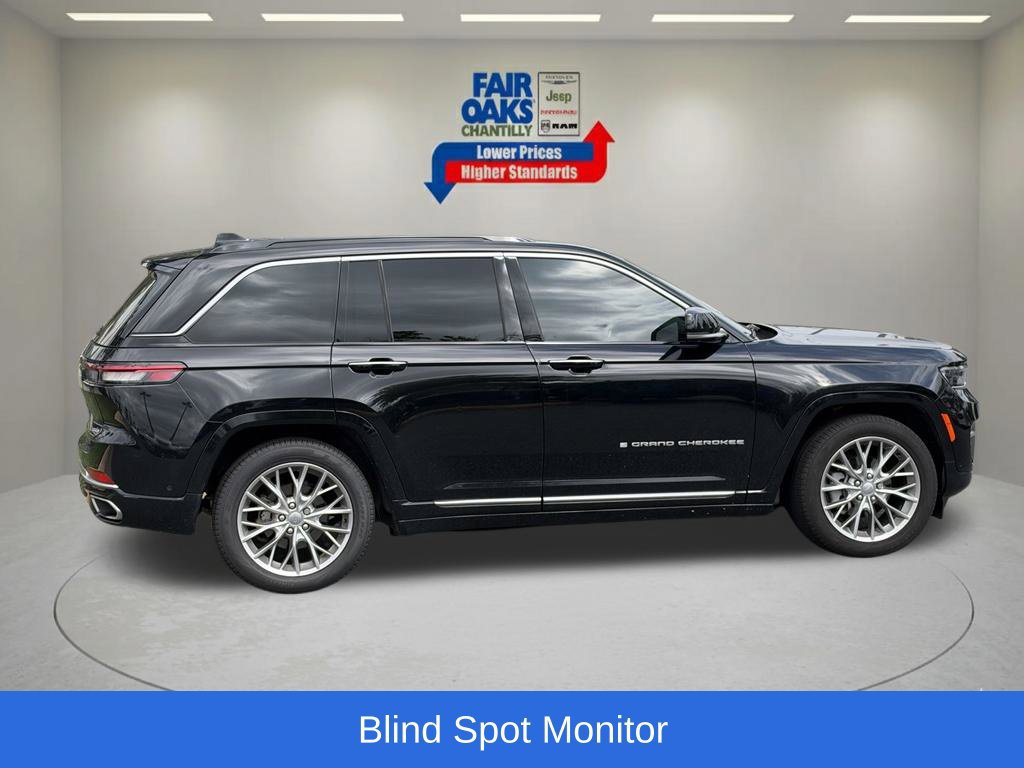 Used 2025 Jeep Grand Cherokee Summit AWD/4WD image 7