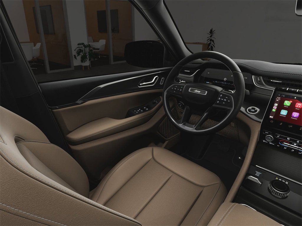 New 2025 Jeep Grand Cherokee Limited image 17