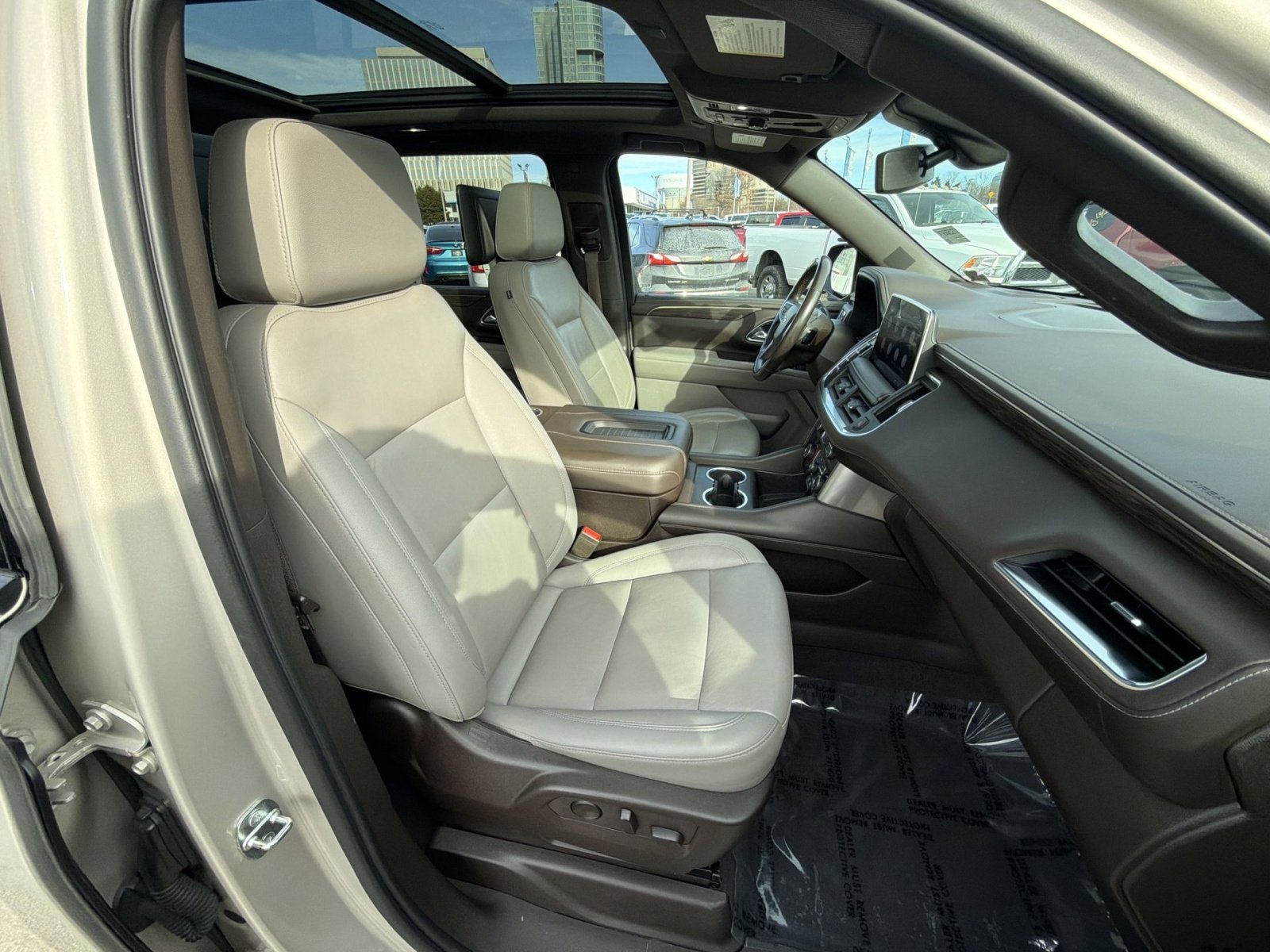 Used 2021 Chevrolet Suburban Z71 w/ Z71 Off-Road Package image 28