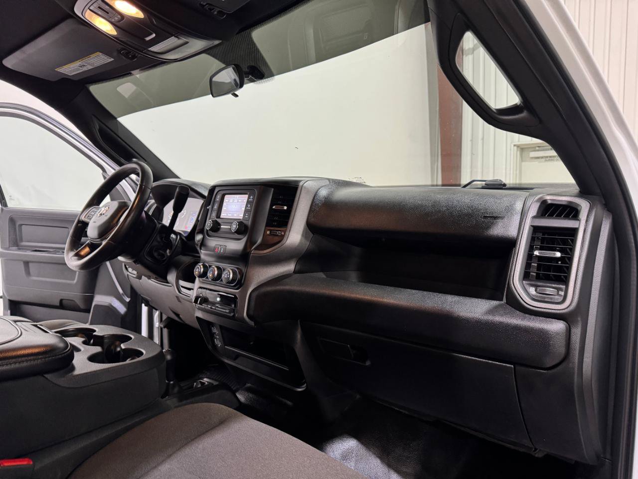 Used 2022 RAM 2500 Tradesman w/ Chrome Appearance Group AWD/4WD image 11