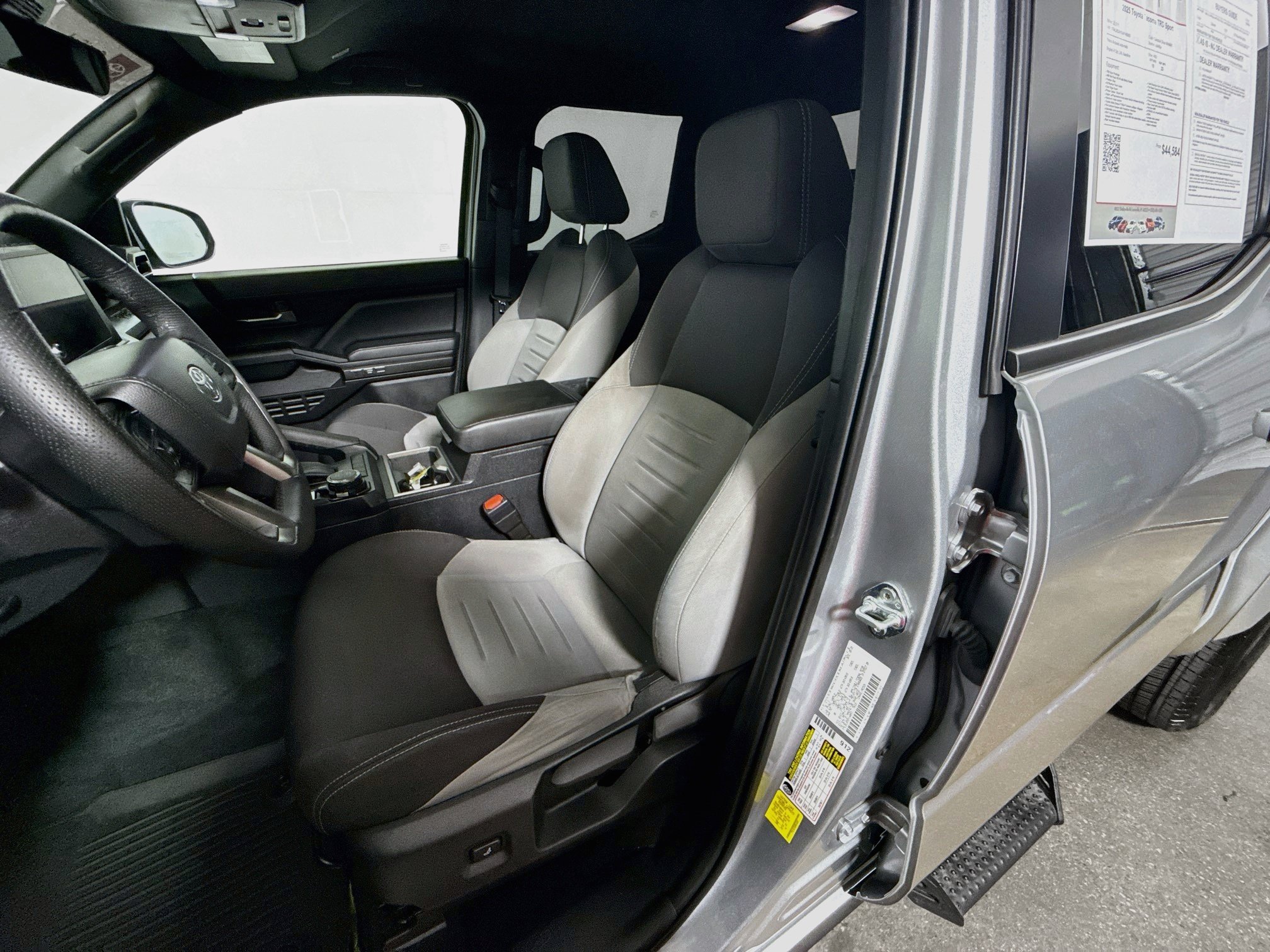 Certified 2025 Toyota Tacoma TRD Sport AWD/4WD image 17