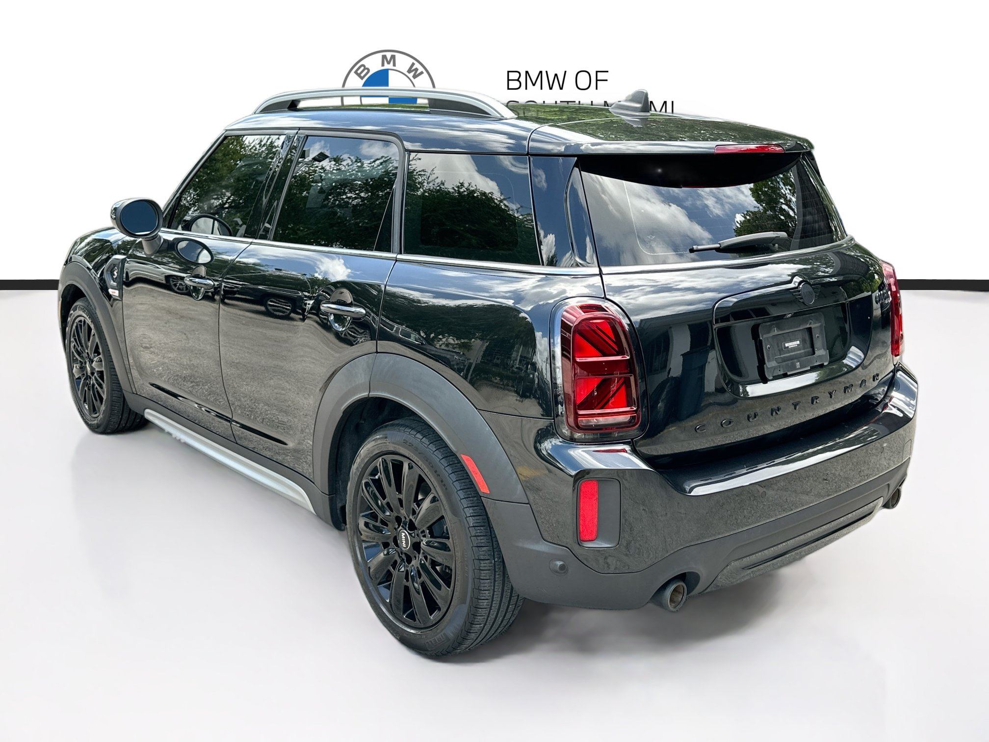 Used 2024 MINI Cooper Countryman S w/ Premium Package FWD image 5