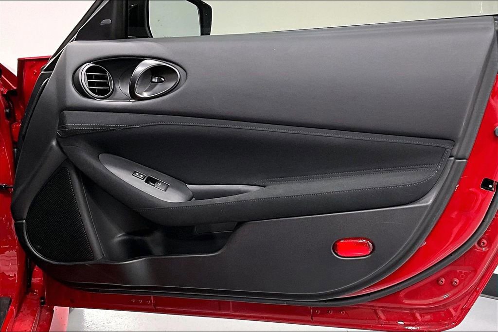 Used 2025 Nissan Z Sport w/ Floor Mat Package image 22
