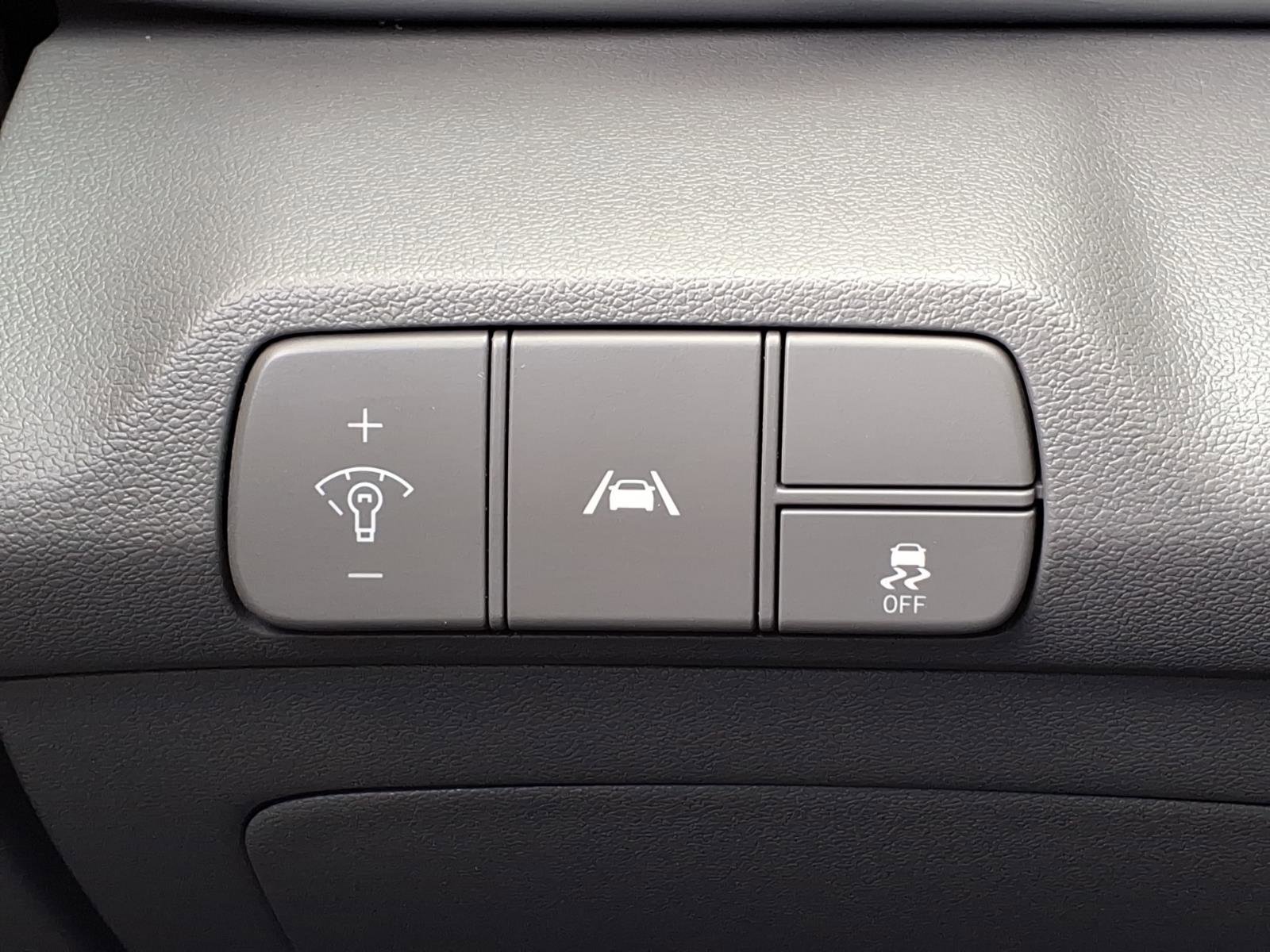 Used 2023 Hyundai Elantra SEL image 28