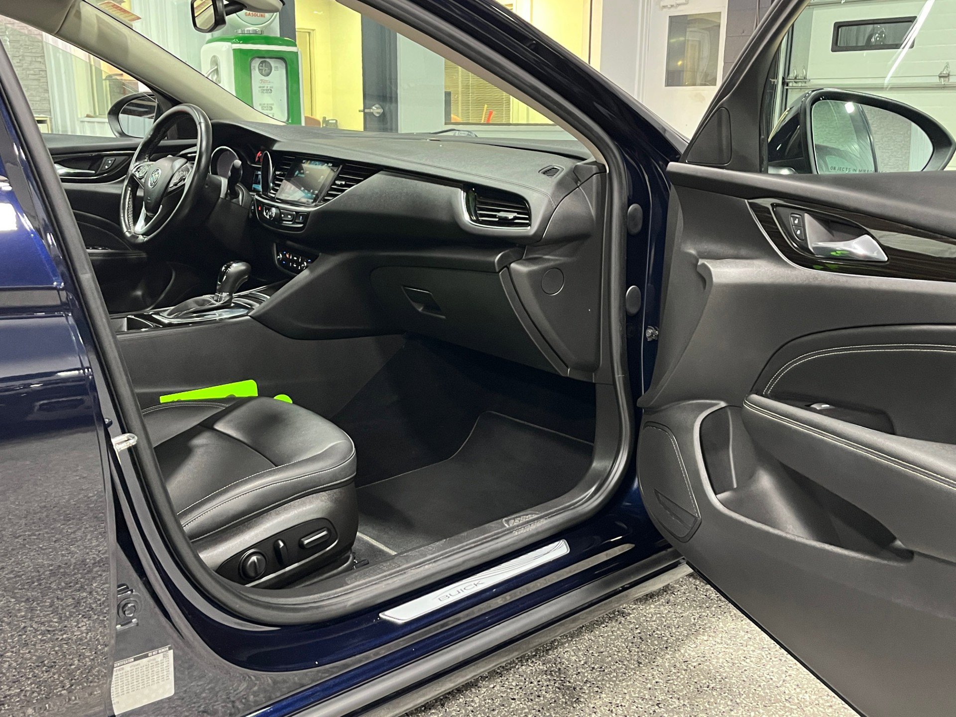 Used 2018 Buick Regal Essence image 7