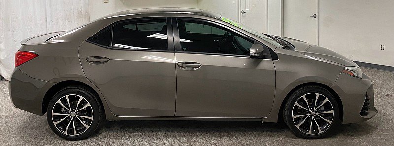 Used 2017 Toyota Corolla SE w/ Carpet Mat Package (TMS) image 4