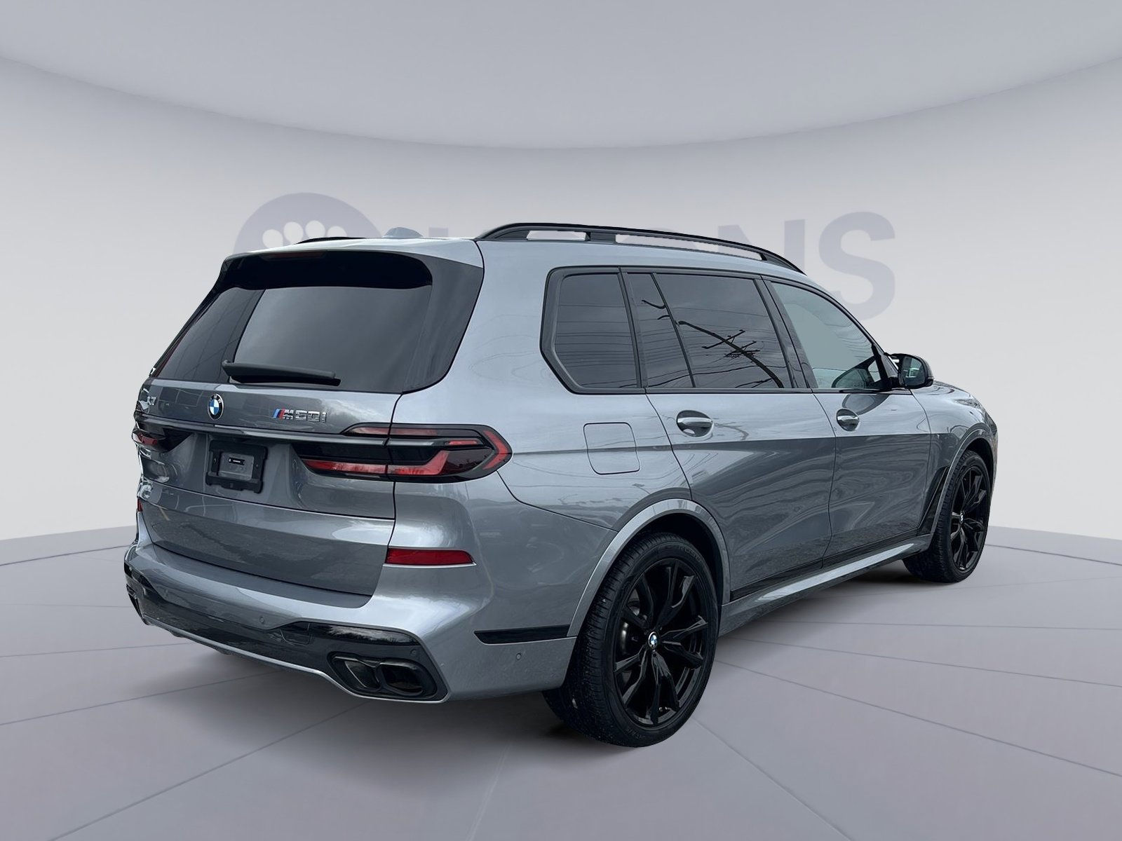 Used 2024 BMW X7 M60i w/ Executive Package image 7