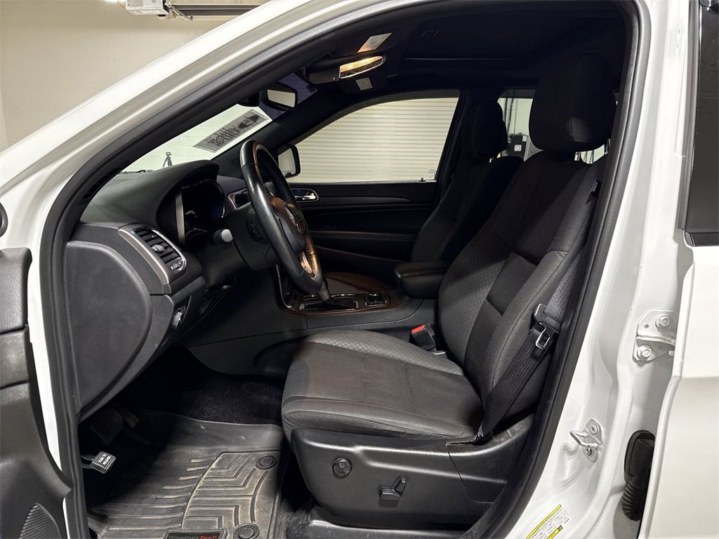 Used 2018 Jeep Grand Cherokee Laredo image 21