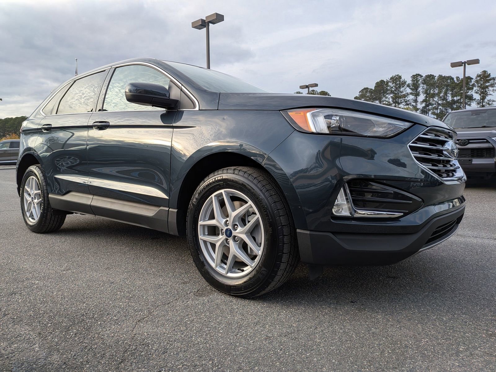 Certified 2022 Ford Edge SEL w/ Convenience Package image 3