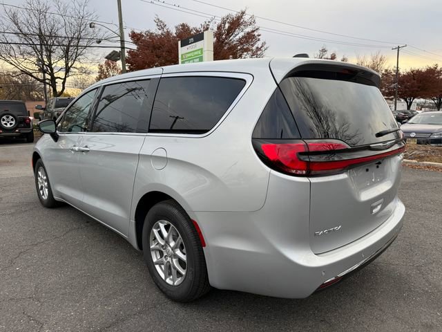 New 2026 Chrysler Pacifica Select image 11