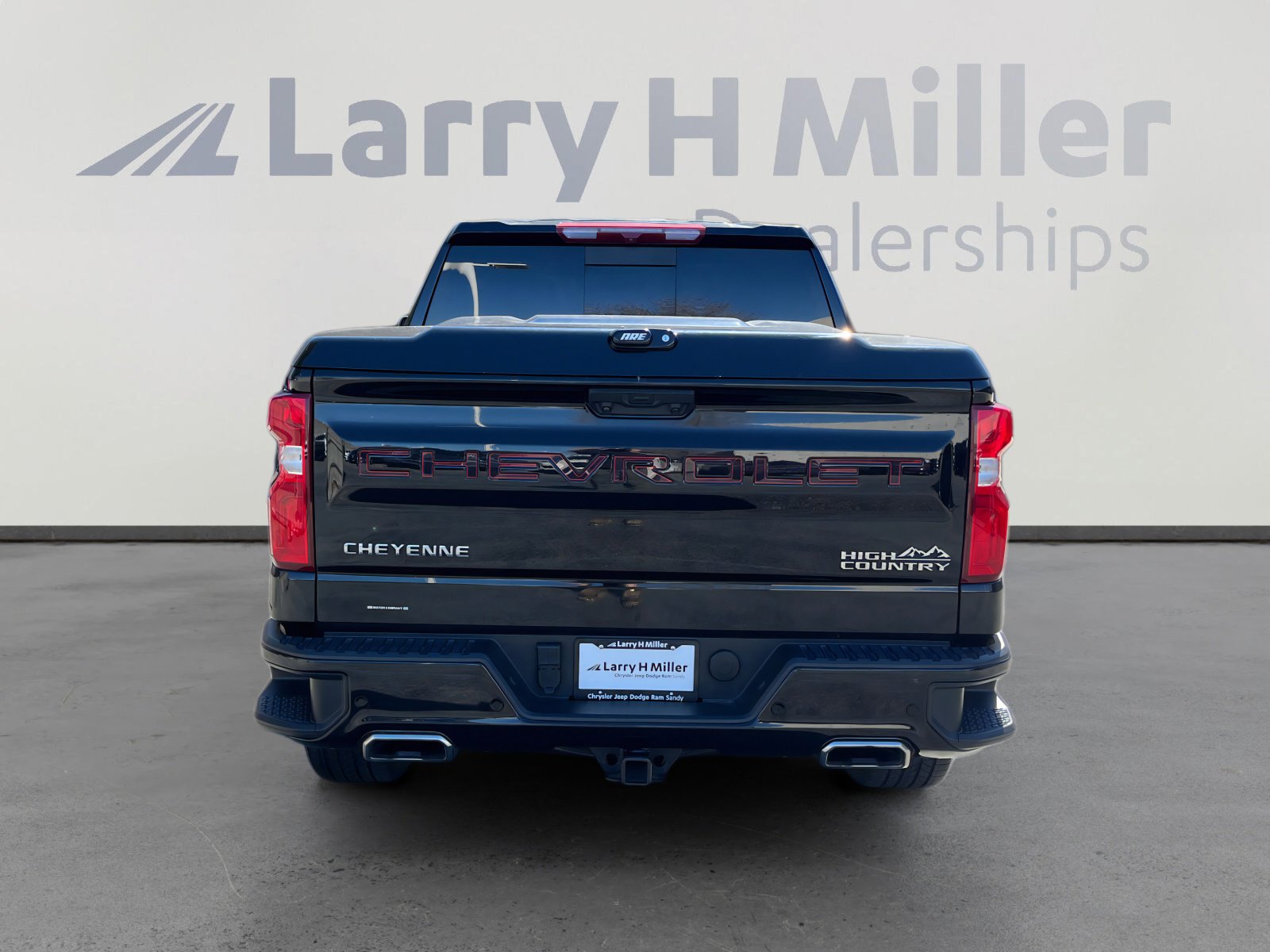 Used 2022 Chevrolet Silverado 1500 High Country w/ High Country Premium Package image 4