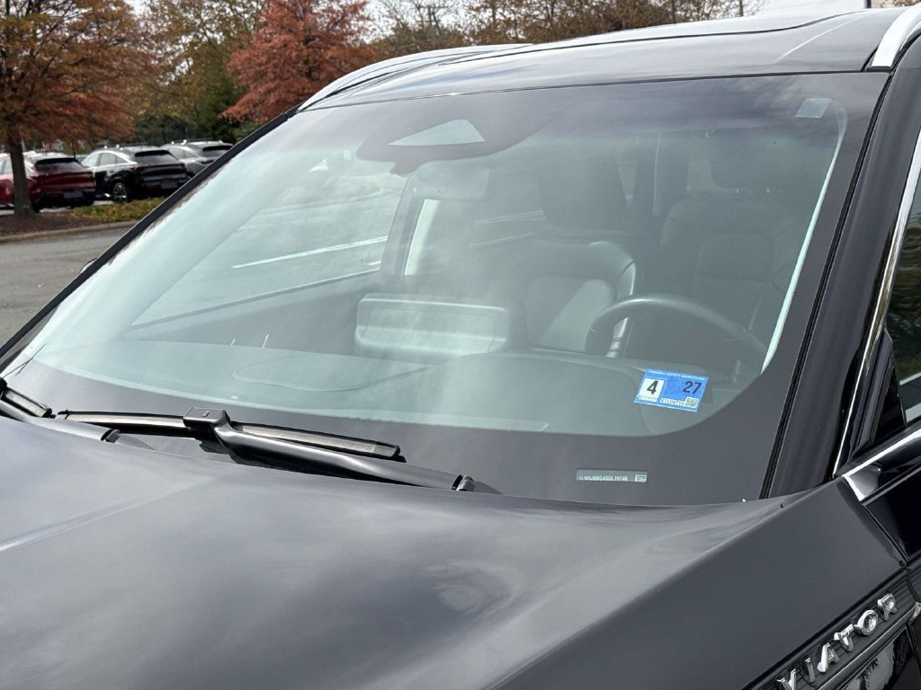 Used 2025 Lincoln Aviator AWD image 12
