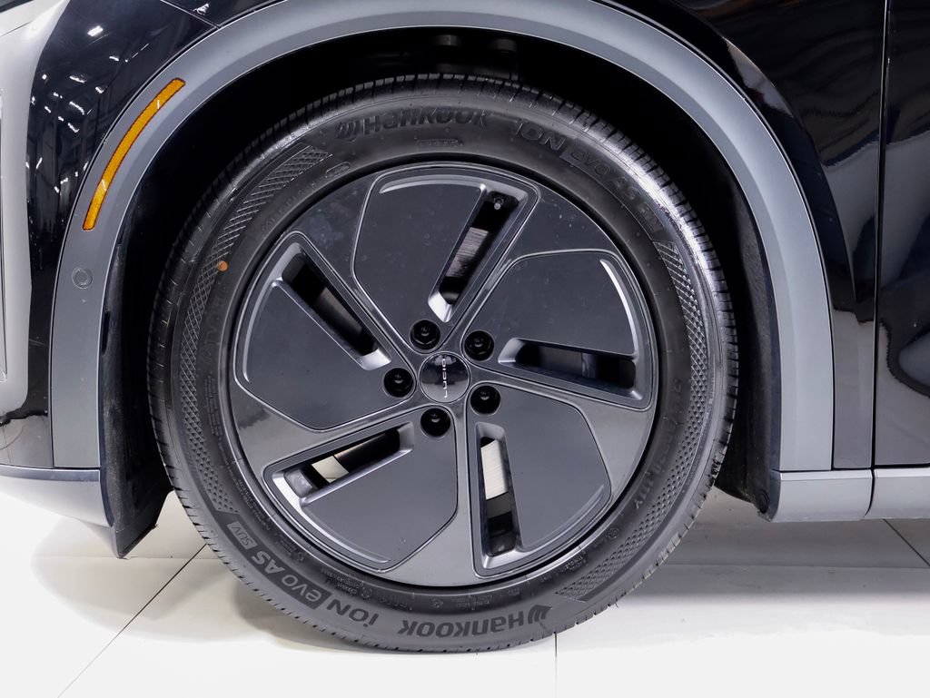 Used 2026 Lucid Gravity Grand Touring AWD/4WD image 30