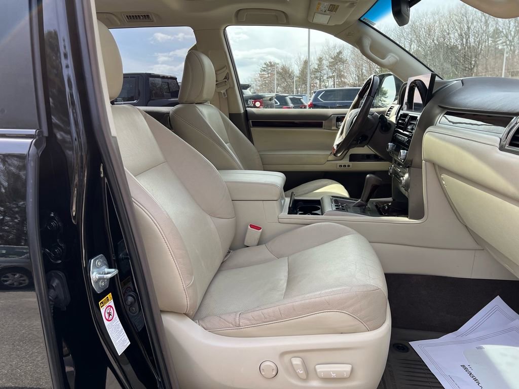 Used 2018 Lexus GX 460 Premium image 25