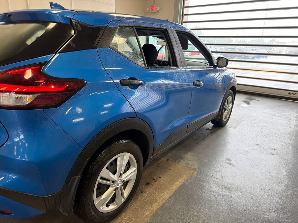 Used 2025 Nissan Kicks Play S FWD image 6