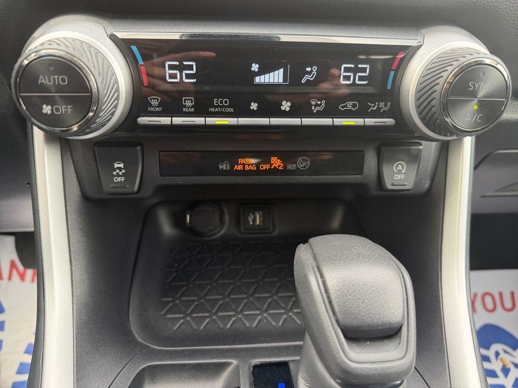 Used 2024 Toyota RAV4 XLE image 20