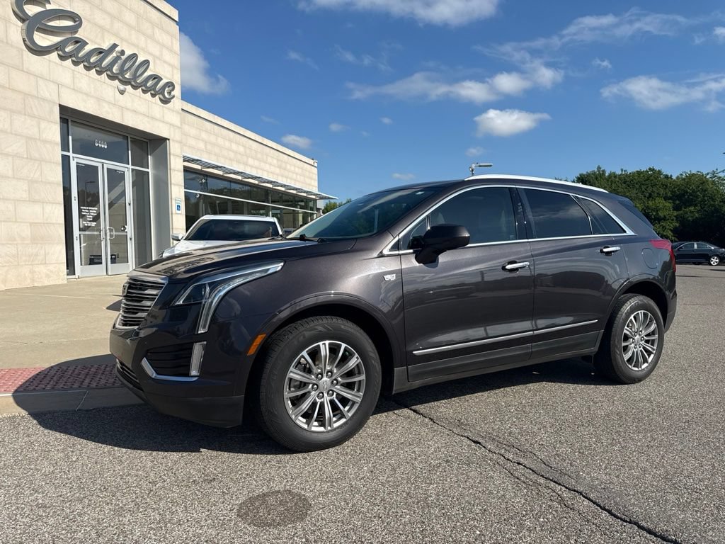 Used 2017 Cadillac XT5 Luxury w/ Driver Awareness Package FWD image 1