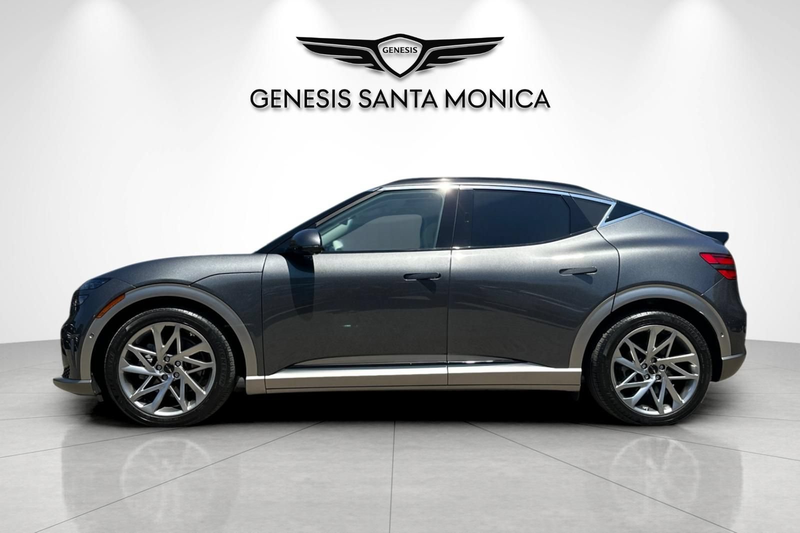 Used 2023 Genesis GV60 Advanced AWD/4WD image 9