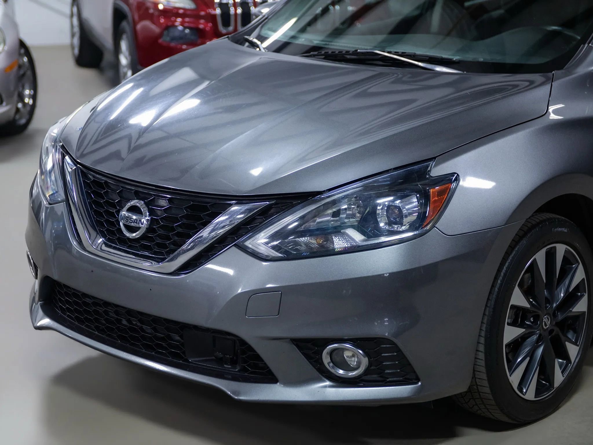 Used 2019 Nissan Sentra SR FWD image 6