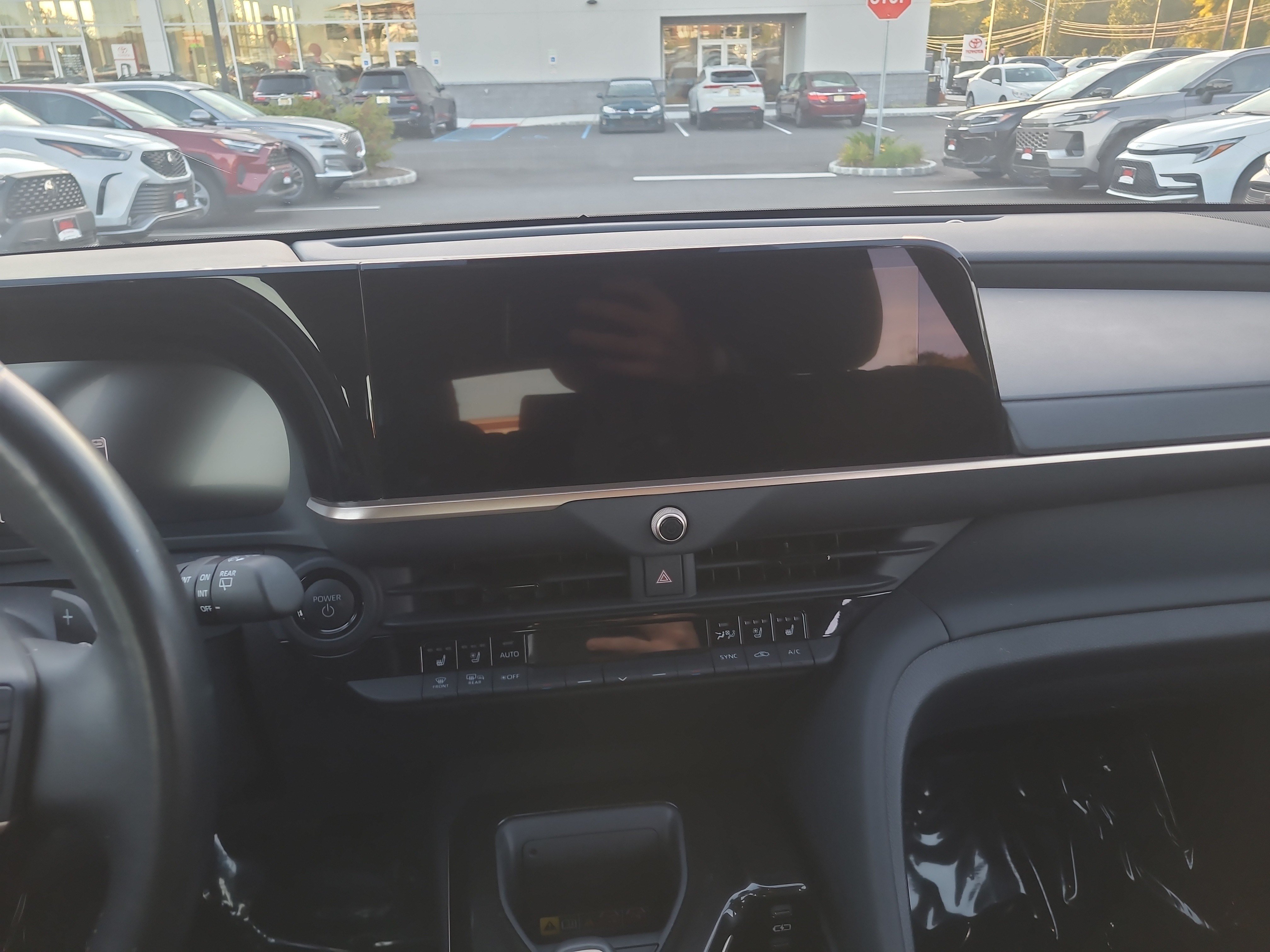 Certified 2025 Toyota Crown Signia AWD/4WD image 19