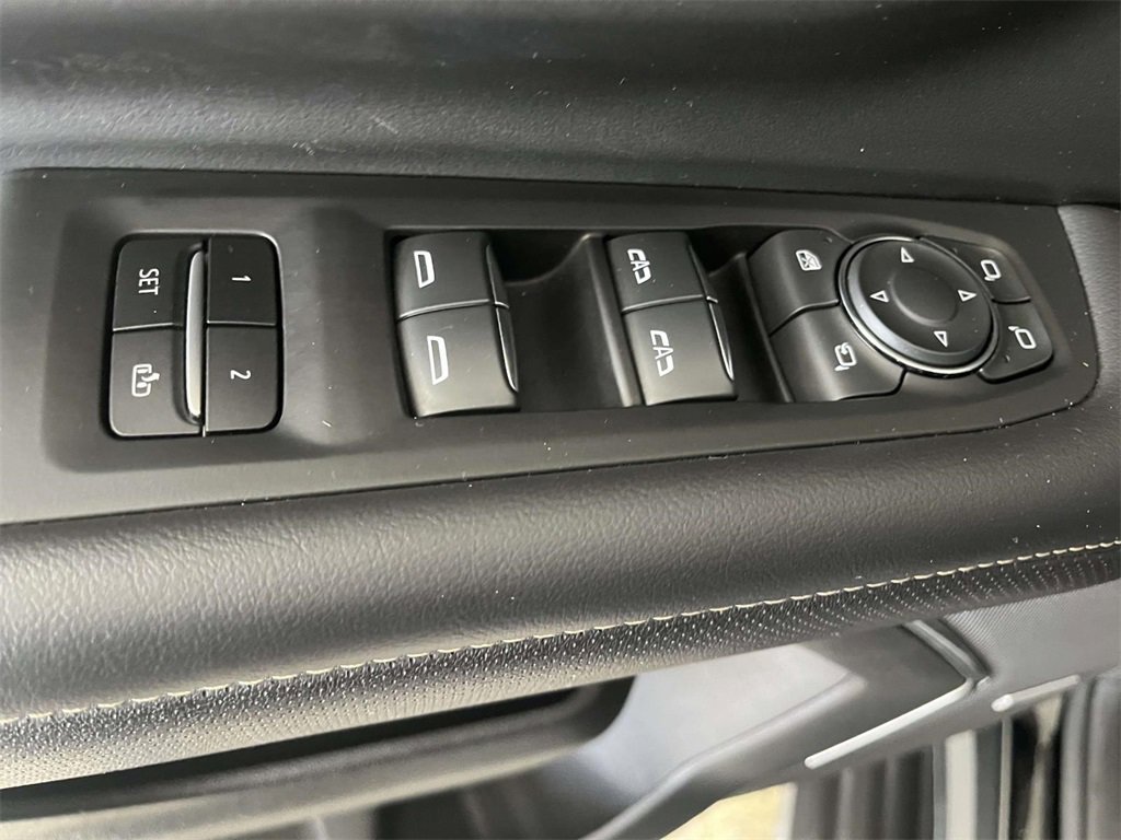 Used 2024 Chevrolet Suburban Premier image 16