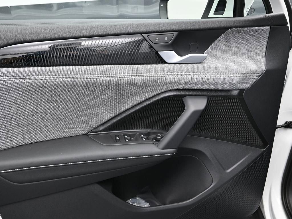 New 2025 Volkswagen Tiguan S image 11