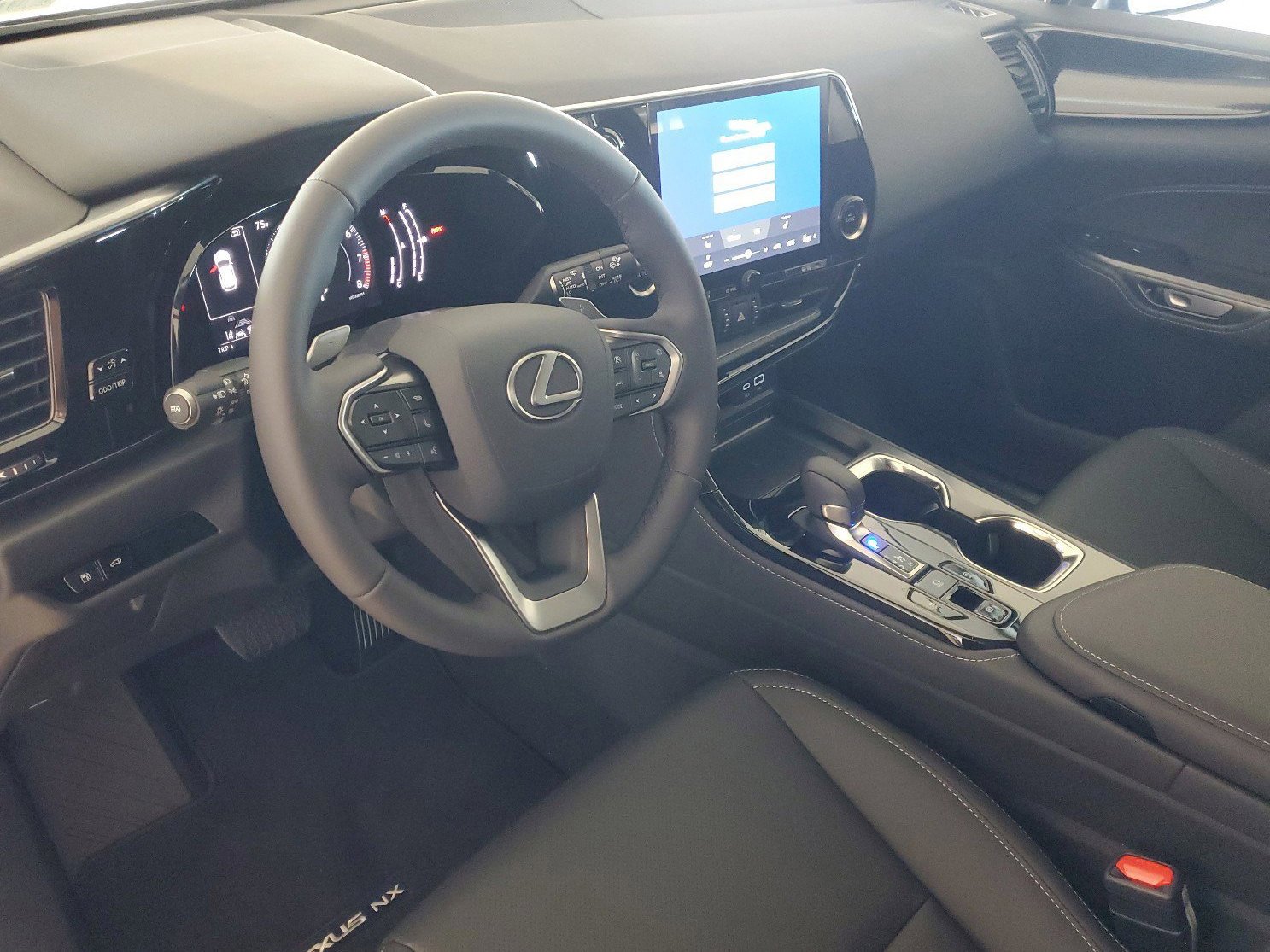 Used 2025 Lexus NX 250 FWD image 11