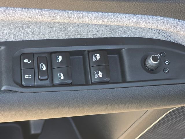 Used 2024 Jeep Compass Latitude image 6