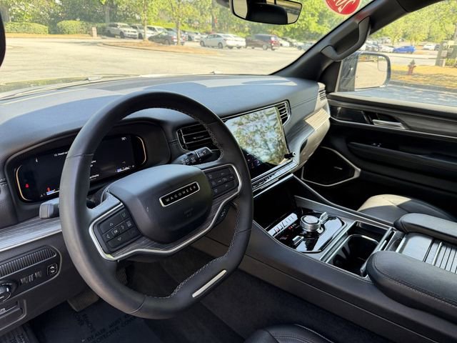 Used 2024 Jeep Wagoneer Series III AWD/4WD image 17