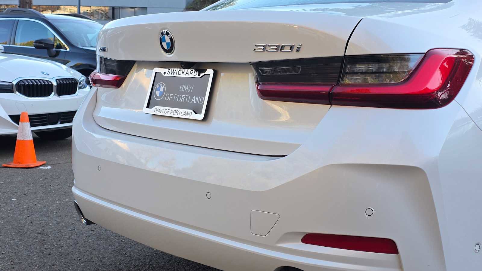 Used 2025 BMW 330i xDrive Sedan w/ M Sport Package image 13