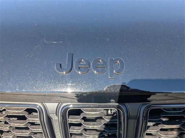 New 2025 Jeep Grand Cherokee Limited w/ Black Appearance Package image 9
