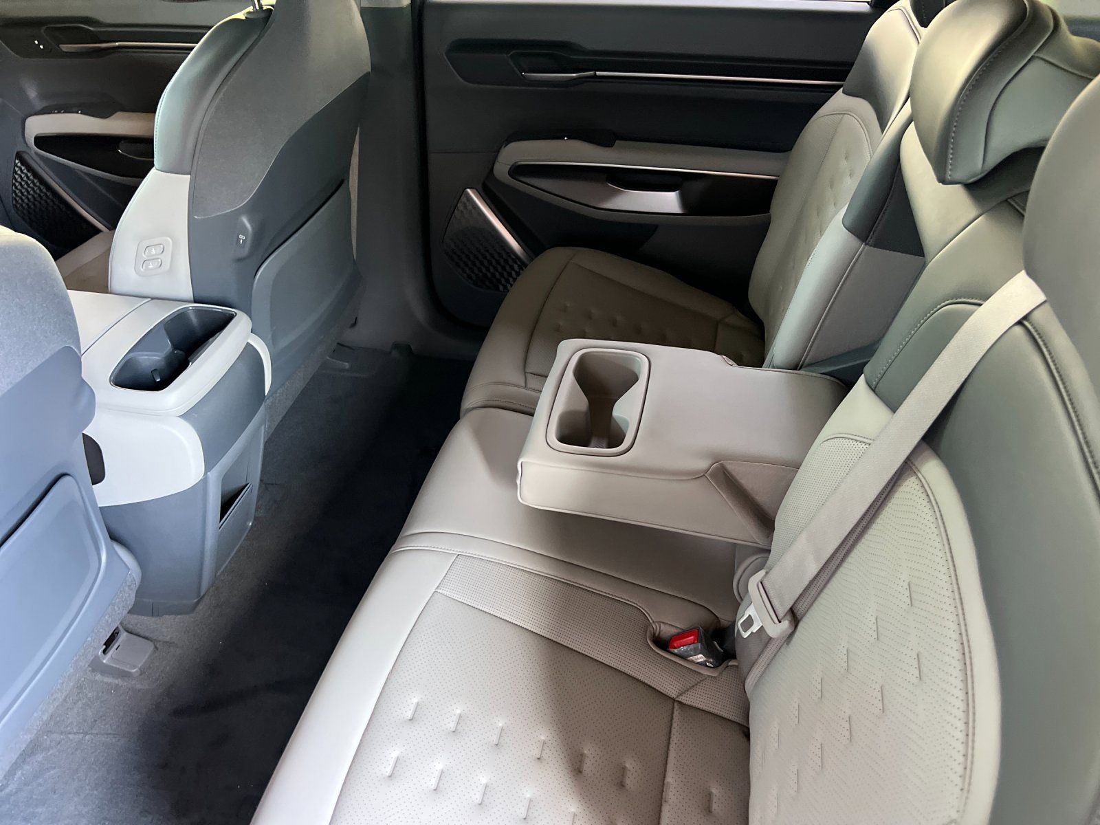 New 2026 Kia EV9 Wind image 11