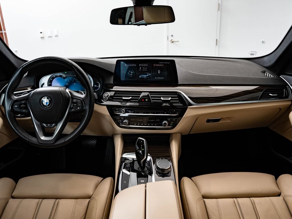 Used 2019 BMW 540i w/ Convenience Package RWD image 32
