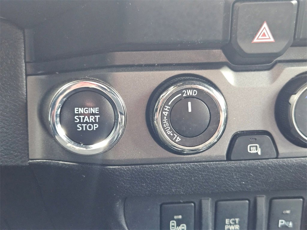 Used 2019 Toyota Tacoma TRD Off-Road image 31