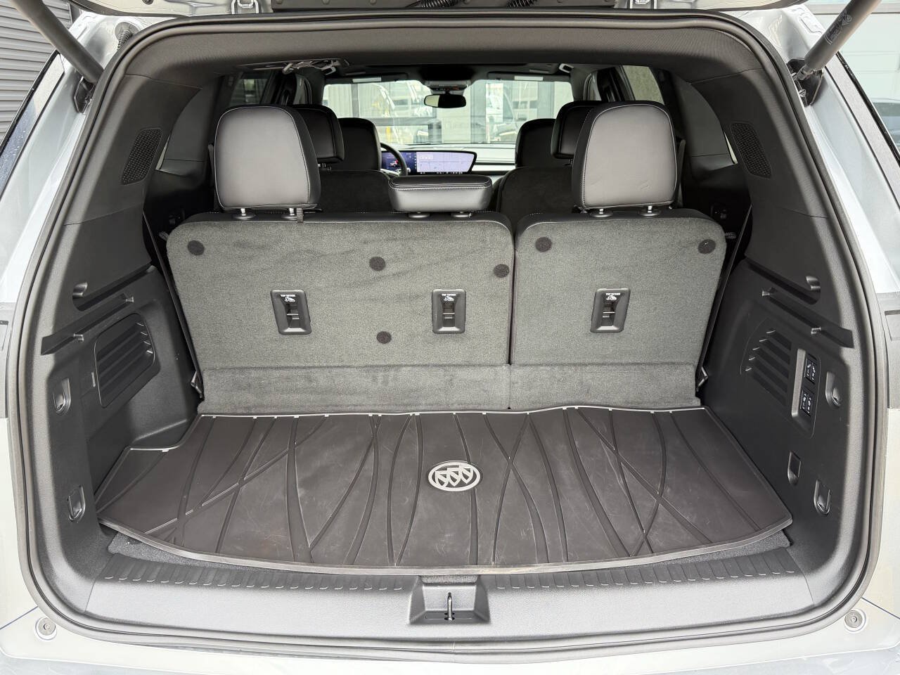 Used 2025 Buick Enclave Avenir w/ Trailering Package, 5000 lbs. AWD/4WD image 38