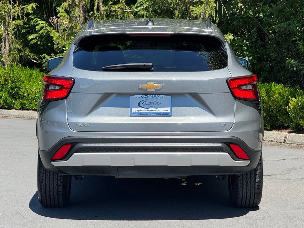 Used 2025 Chevrolet Trax LT FWD image 27