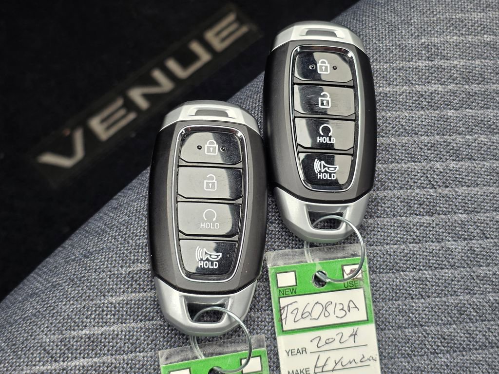 Certified 2024 Hyundai Venue Limited image 35