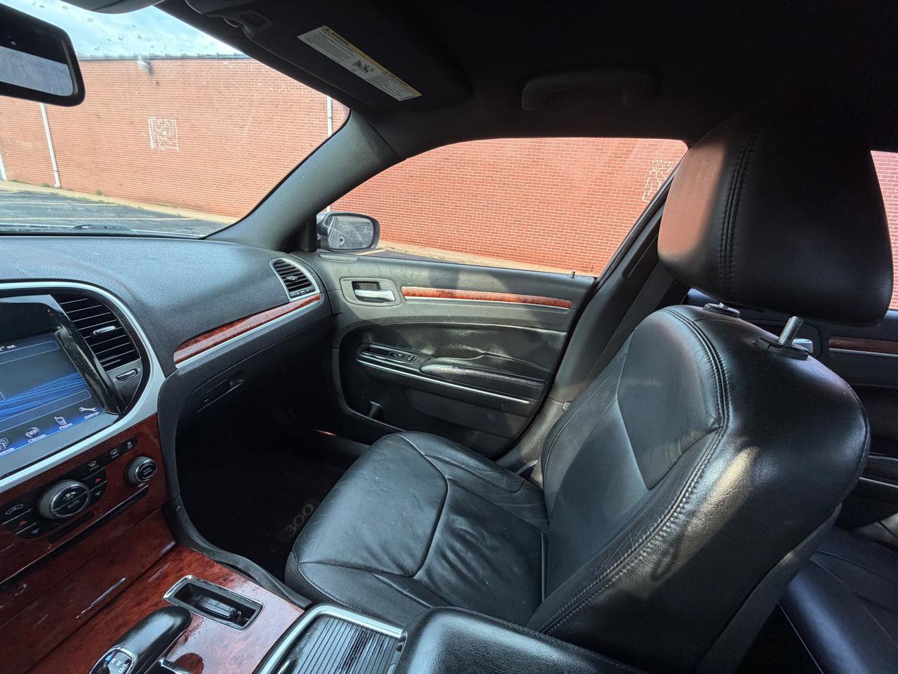Used 2014 Chrysler 300 RWD image 22