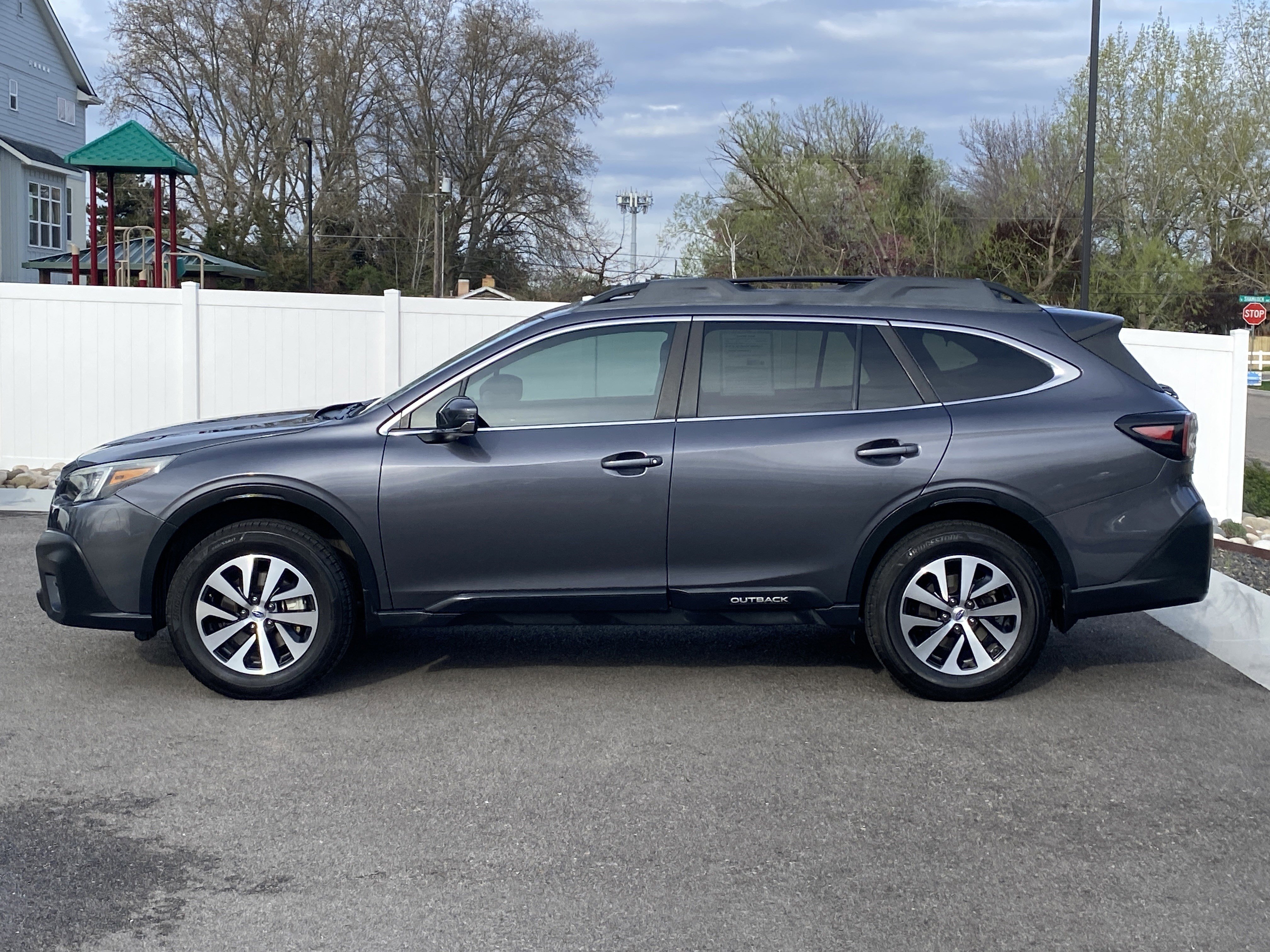 Used 2020 Subaru Outback Premium AWD/4WD image 3