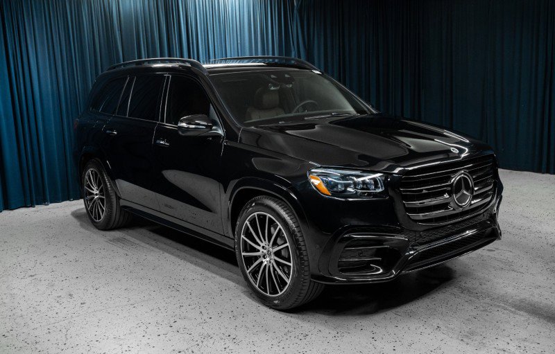 New 2025 Mercedes-Benz GLS 450 4MATIC image 3
