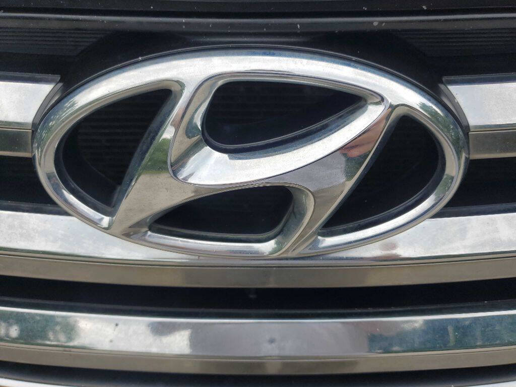 Used 2013 Hyundai Santa Fe Sport FWD image 10